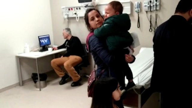 Hasta Çocuklar Ağlayarak Sıra Beklerken Doktor Bilgisayarından Oyun Oynadı