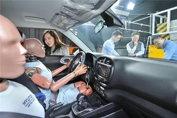 Hyundai, Birden Fazla Çarpışmaya Dayanabilecek Hava Yastıkları Üretti