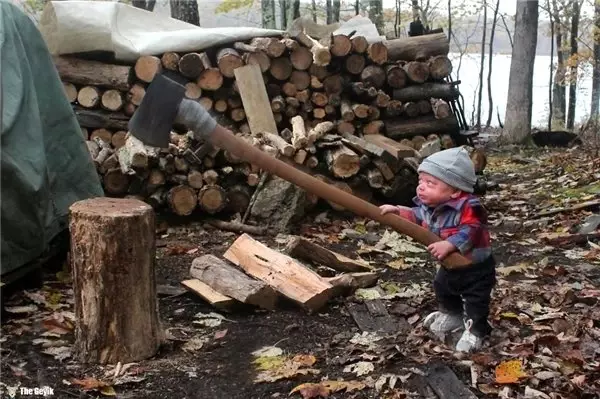 Prematüre Doğan Bebeğini Mutlu Edecek Karelere İmza Atan Baba Gibi Baba