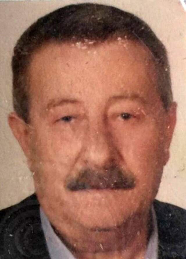 Erkan Can'ın Ağabeyi Ömer Can'ı Son Yolculuğuna Uğurladı Oyuncu Erkan Can, Ağabeyi Ömer Can'ı Son Yolculuğuna Uğurladı