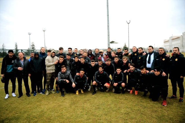 Eskişehirspor'da Lisansı Çıkmayan 9 Futbolcu Takımdan Ayrıldı