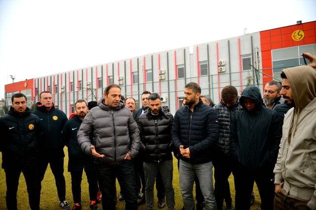 Eskişehirspor'da Lisansı Çıkmayan 9 Futbolcu Takımdan Ayrıldı