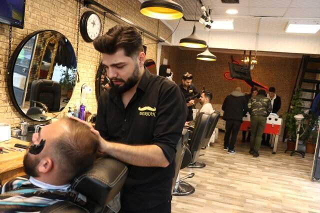 Bu Berberde Sıra Bekleyenler Sıkılmıyor! Müşteriler Ücretsiz Faydalanıyor