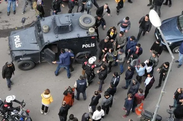 11 Yaşındaki Çocuğa Cinsel İstismar Girişiminde Bulunan Sapık, Öfkeli Kalabalık Tarafından Linç Edildi