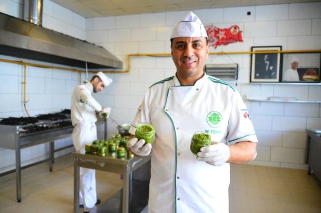 5 Yıllık Çalışma Sonucunda Antep Fıstığı Ezmesi Üretti! 240 Gramlık Kavanozu 24 TL'ye Satıyor