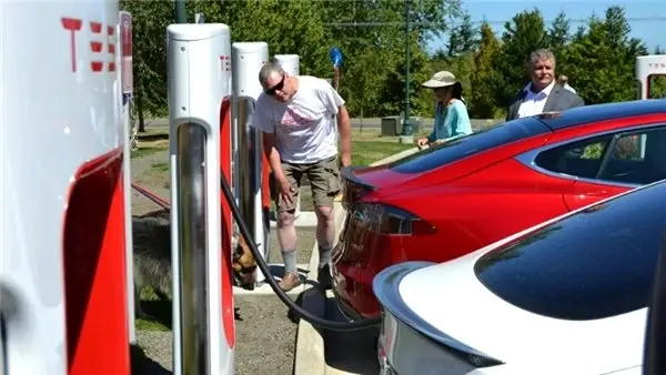 Tesla'nın Supercharger Adlı Şarj Noktaları Saldırıya Uğruyor