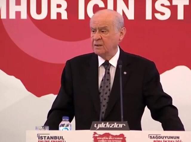 Devlet Bahçeli, Yılmaz Özdil'e Sert Tepki Gösterdi Devlet Bahçeli, Yılmaz Özdil'e Sert Tepki Gösterdi