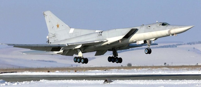 İniş Sırasında Alev Topuna Dönen Rus Bombardıman Uçağının Görüntüleri Ortaya Çıktı (Video)