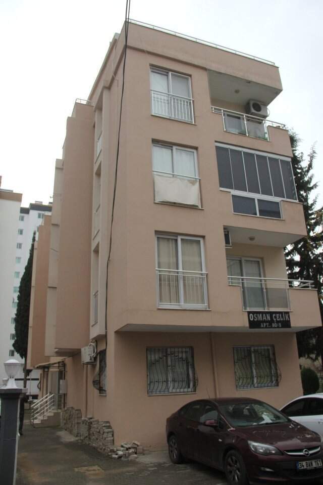 Kırgız Bakıcının Sır İntiharı! Külotlu Çorap ile Canına Kıydı Kırgız Bakıcının Sır İntiharı! Külotlu Çorap ile Canına Kıydı