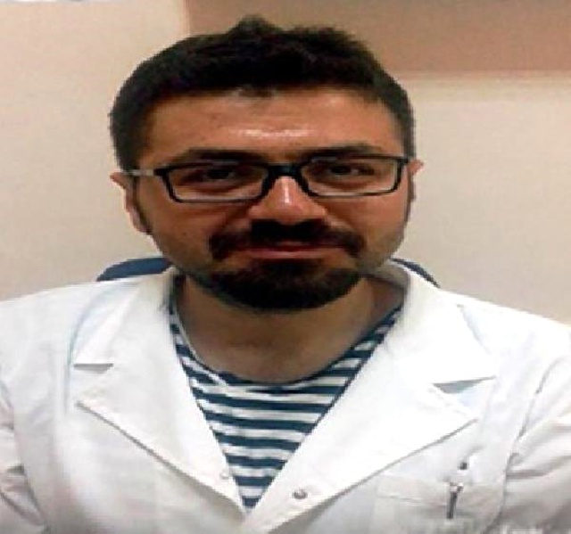 Aynı Gün 5 Ameliyata Girip 100'e Yakın Hastayı Muayene Eden Doktor, Odasında Ölü Bulundu