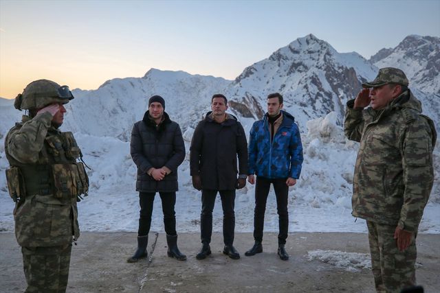 Söz Dizisinin Oyuncuları, Canlandırdıkları Kahramanlarla Irak Sınırında Buluştular