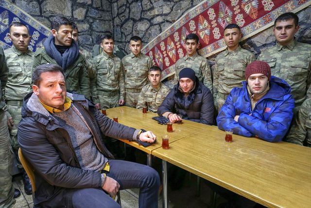 Söz Dizisinin Oyuncuları, Canlandırdıkları Kahramanlarla Irak Sınırında Buluştular