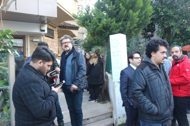 CHP Parti Binasına Kilit Vuran İlçe Yönetimi, CHP'li Başkan Adayı ve Partilileri Sokakta Bıraktı