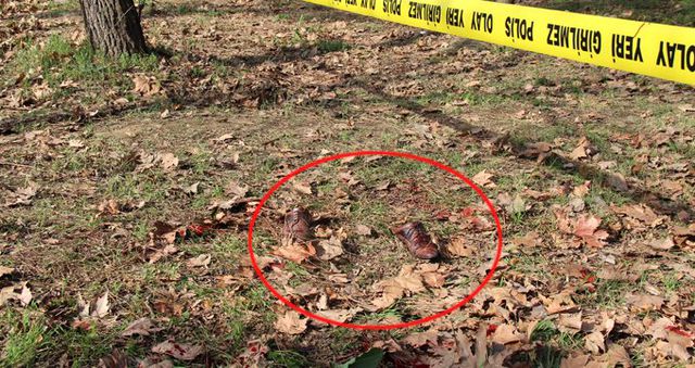 Hastanede Sıra Beklerken Çıldıran Genç Boş Alanda Kendi Boğazını Kesti