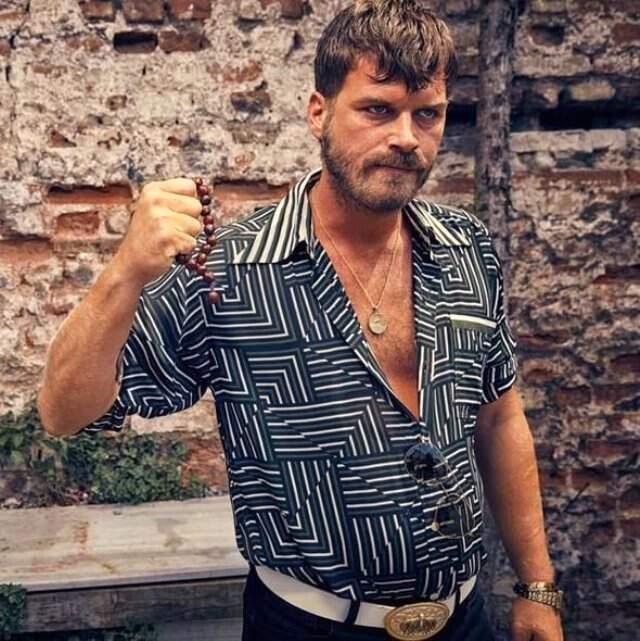 Kıvanç Tatlıtuğ'dan Sarı Saruhan İtirafı! Kıvanç Tatlıtuğ'dan Sarı Saruhan İtirafı!