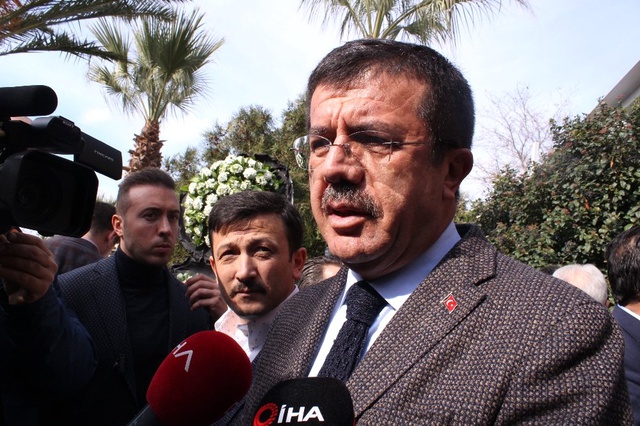 Nihat Zeybekci'den Rakibi Tunç Soyer Hakkında İlk Açıklama: Tek Başına Gitse Daha İyi Olur