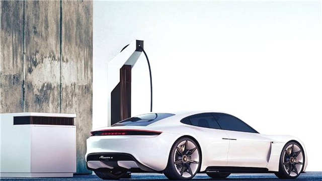 Porsche, Taycan Sürücülerine Araçlarını 3 Yıl Ücretsiz Şarj Etme İmkanı Sunacak