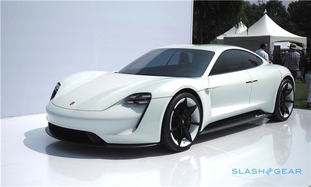 Porsche, Taycan Sürücülerine Araçlarını 3 Yıl Ücretsiz Şarj Etme İmkanı Sunacak