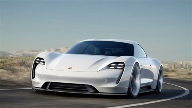 Porsche, Taycan Sürücülerine Araçlarını 3 Yıl Ücretsiz Şarj Etme İmkanı Sunacak