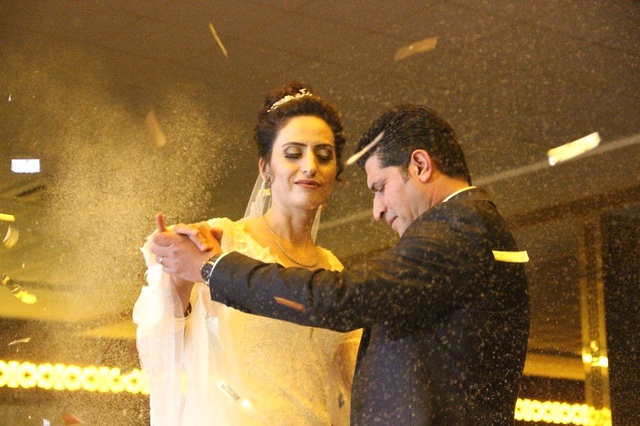 Şanlıurfalı Spiker Düğününü Yarıda Bırakıp Haberleri Sundu