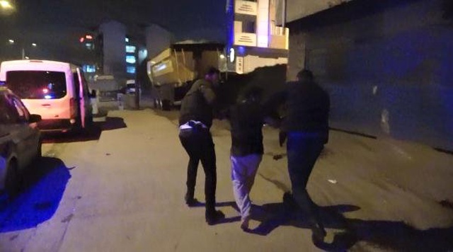 İstanbul'da 15 Afgan, Ellerinde Sopalarla Pakistanlıları Aradı