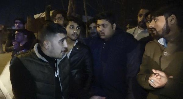 İstanbul'da 15 Afgan, Ellerinde Sopalarla Pakistanlıları Aradı
