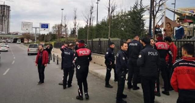 İstanbul'da Bir AVM Önünde Silah Sesleri