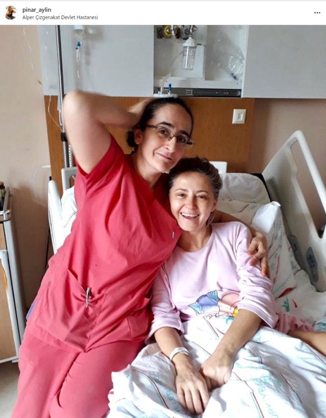 Ünlü Şarkıcı Pınar Aylin, Bacağını Kırdı
