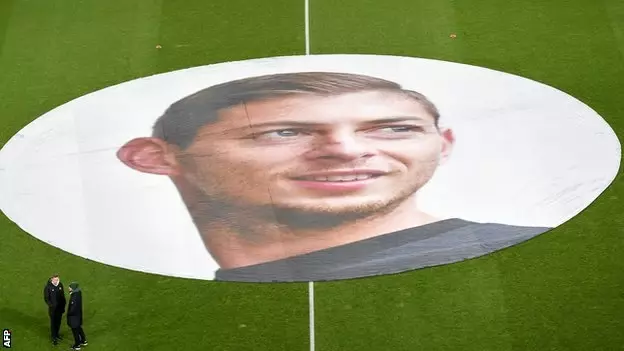 Kayıp Arjantinli Oyuncu Emiliano Sala Nantes Maçında Anıldı