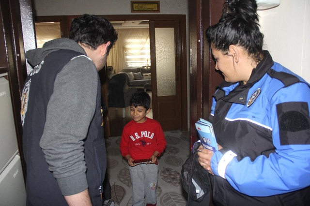 Gençleri İntihara Sürükleyen Mavi Balina Oyununa Karşı Tim Kuruldu! Polis Ev Ev Gezecek