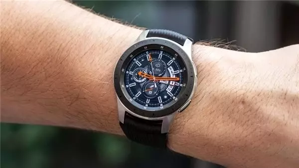 Samsung'un Yeni Akıllı Saati Galaxy Watch Sport, Yakında Tanıtılacak