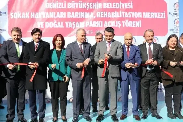 Bakan Pakdemirli: Petshoplarda Artık Kedi ve Köpek Satılmayacak