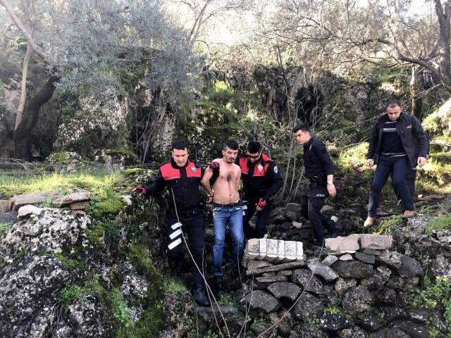 Bıçak Zoruyla Tecavüze Kalkıştı, Yarı Çıplak Kaçtığı Ormanda Yakalandı Zorla Girdiği Evde Bıçak Zoruyla Tecavüze Kalkışan Sapık, Yarı Çıplak Halde Ormanda Yakalandı