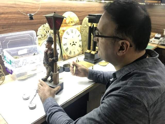 550 Yıllık Saatleri Tamir Edip İlk Günkü İhtişamına Kavuşturuyor 550 Yıllık Saatleri Tamir Edip İlk Günkü İhtişamına Kavuşturuyor