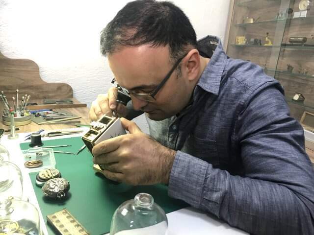 550 Yıllık Saatleri Tamir Edip İlk Günkü İhtişamına Kavuşturuyor 550 Yıllık Saatleri Tamir Edip İlk Günkü İhtişamına Kavuşturuyor