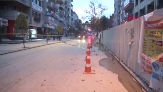 Yıkım Çalışması Yapılan Üniversite Binası Çöktü, Ortalık Savaş Alanına Döndü