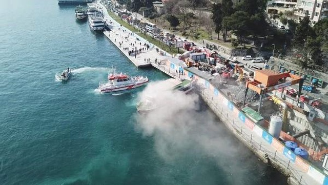 İki Katlı Tur Teknesinde Yangın Çıktı