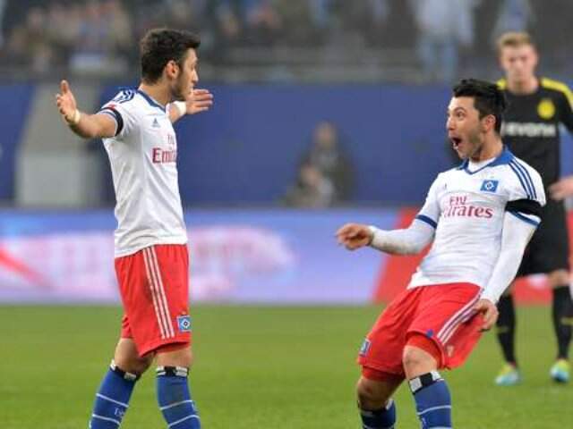 Milan'ın Yıldızı Hakan Çalhanoğlu'ndan Tolgay Arslan'a Tebrik Milan'ın Yıldızı Hakan Çalhanoğlu'ndan Tolgay Arslan'a Tebrik