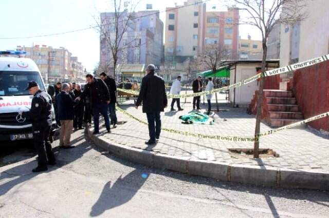 Son Dakika! Gaziantep'te Cinnet Getiren Damat Dehşet Saçtı: 5 Ölü, 1 Yaralı Gaziantep'te Cinnet Getiren Damat Dehşet Saçtı: 5 Ölü, 1 Yaralı