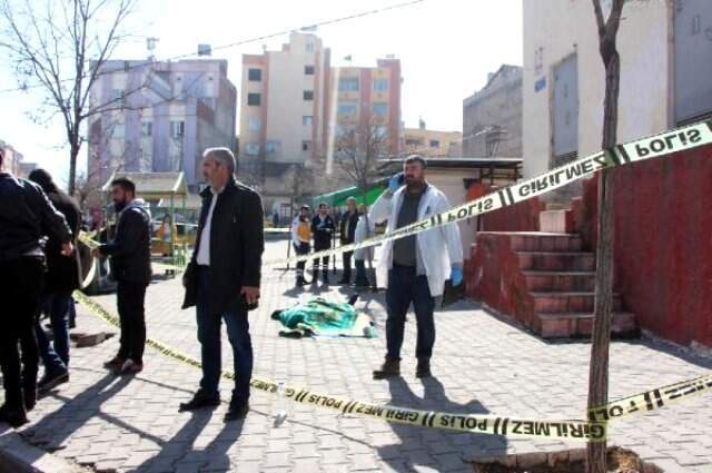 Son Dakika! Gaziantep'te Cinnet Getiren Damat Dehşet Saçtı: 5 Ölü, 1 Yaralı Gaziantep'te Cinnet Getiren Damat Dehşet Saçtı: 5 Ölü, 1 Yaralı