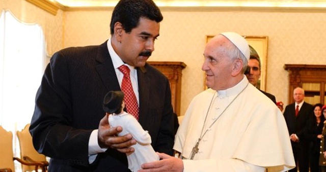 Venezuela Devlet Başkanı Maduro, Ülkedeki Siyasi Krizin Çözümü İçin Papa'dan Yardım İstedi