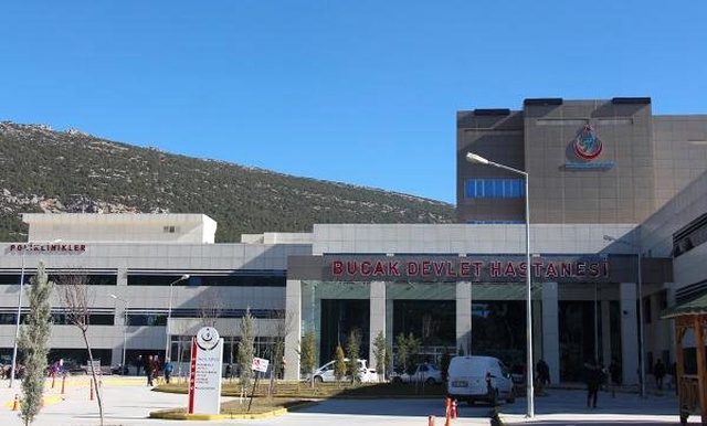 Burdur'un Bucak İlçesinde 1100 Kişi <a class='keyword-sd' href='/kusma/' title='Kusma'>Kusma</a> ve İshal Şikayetiyle Hastaneye Başvurdu