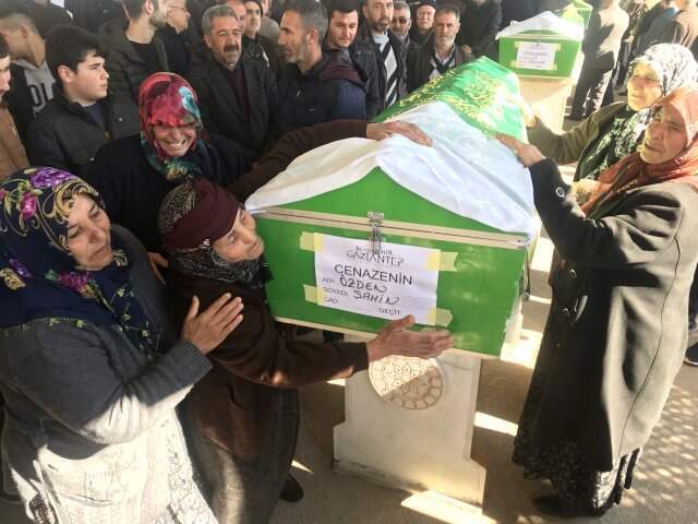 Eşinin Ailesinden 3 Kişiyi Öldüren Damat Katliamı 400 Bin Lirayı Beğenmeyince Yapmış Eşinin Ailesinden 3 Kişiyi Öldüren Damat, Katliamı 400 Bin Lirayı Beğenmeyince Yapmış