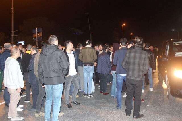 Uber Sürücüleri, Darp Edilen Meslektaşları İçin Eylem Yaptılar UBER Sürücüleri, Darp Edilen Meslektaşları İçin