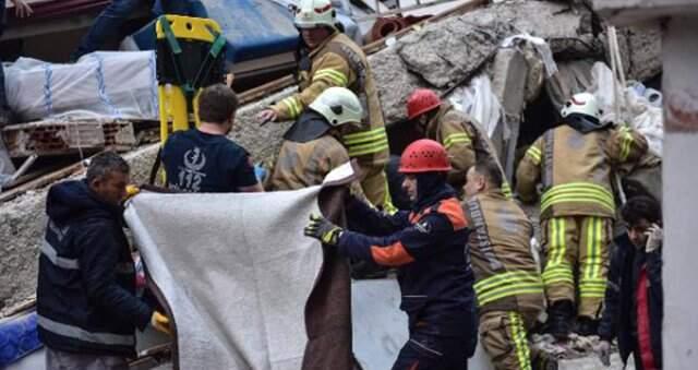 İstanbul Kartal'da 8 Katlı Bina Çöktü! 2 Kişi Öldü, 7 Kişi Yaralı Olarak Kurtarıldı