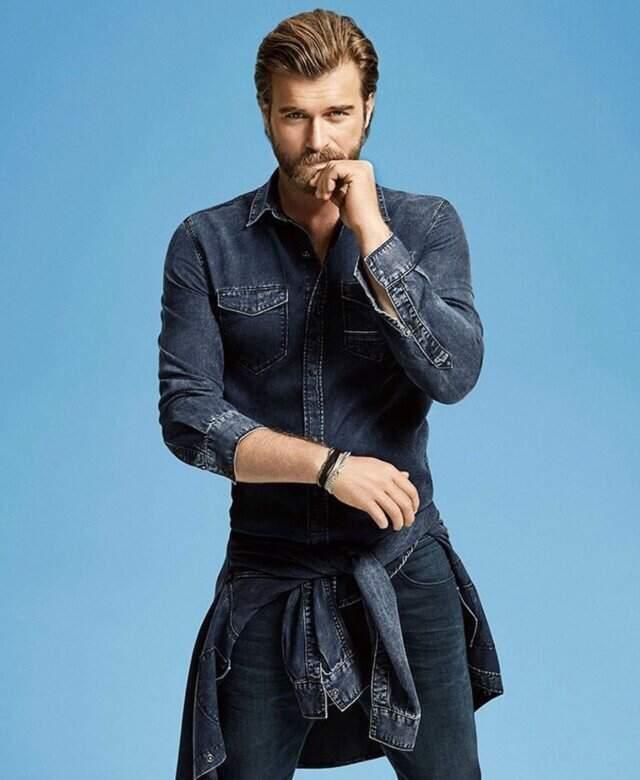 Kıvanç Tatlıtuğ, Tarzıyla Sosyal Medyayı Salladı