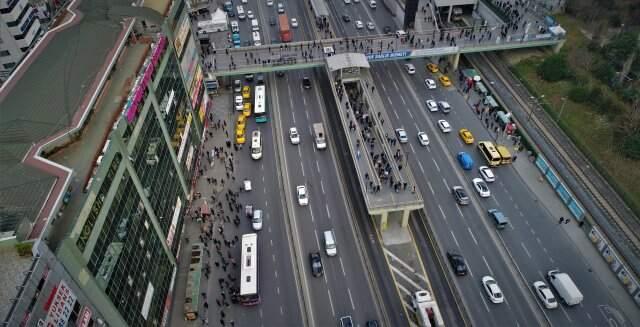 Şirinevler'de Otobüs Durağı Trafiği Havadan Görüntülendi