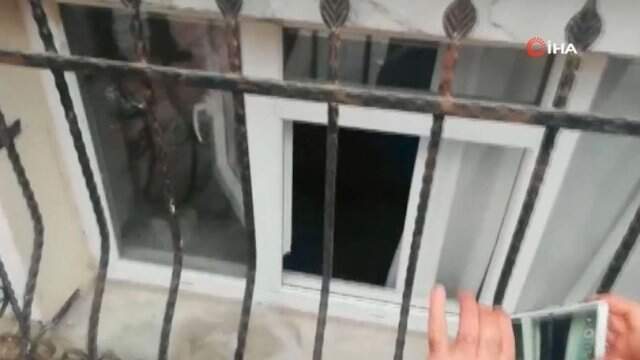 Dehşete Düşüren Olay! 18 Yaşındaki Kız, Ağabeyi Tarafından Bodrum Katına Zincirlendi Dehşete Düşüren Olay! 18 Yaşındaki Kız, Ağabeyi Tarafından Bodrum Katına Zincirlendi