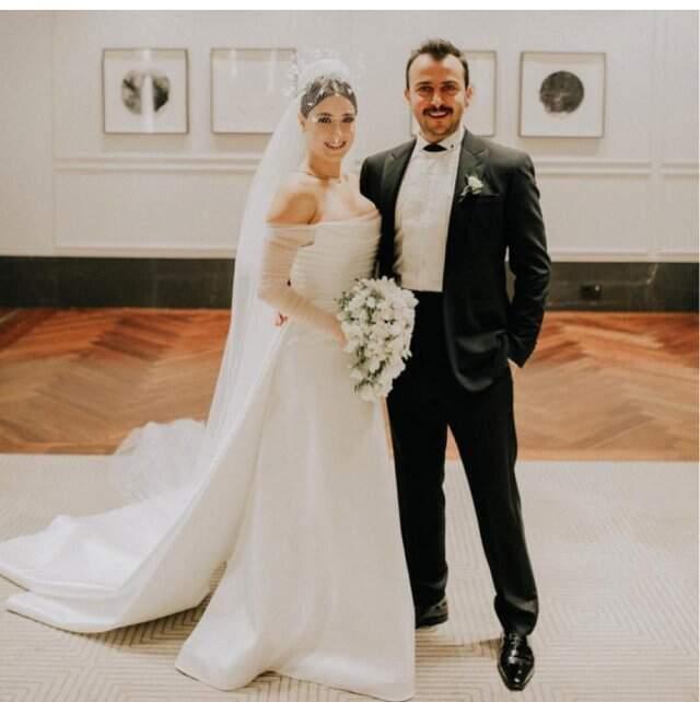 Hazal Kaya ve Ali Atay Düğünlerinde Nikah Şekeri Yerine Davetliler İçin Bir Derneğe Bağış Yaptı