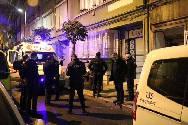 Ünlü Yazar Parseğ Tuğlacıyan'ın Oğlu, Evinde Ölü Bulundu Ünlü Yazar Parseğ Tuğlacıyan'ın Oğlu, Evinde Ölü Bulundu